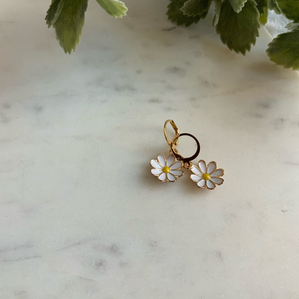 The Hannah - Dainty Daisy Hoops